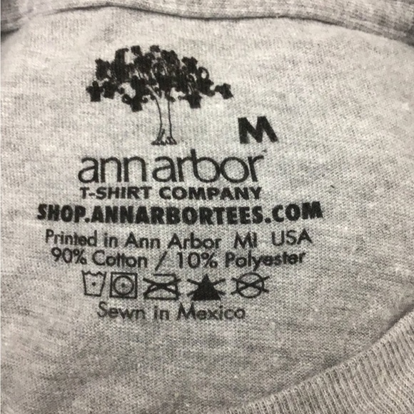 Blockbuster By Ann Arbor Short Sleeve Crew Neck “Be Kind & Rewind” Tee - Picture 4 of 11